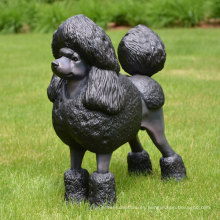 estatua de perro de caniche de bronce